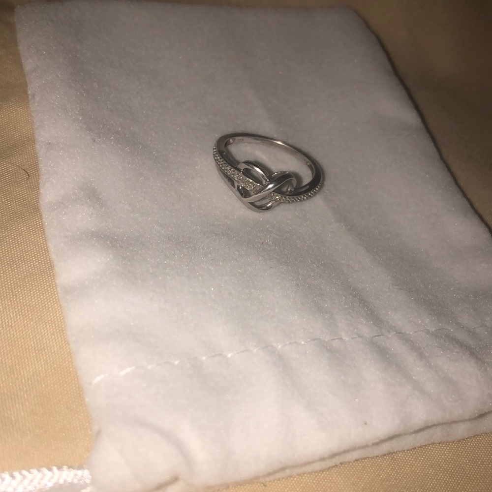💗 Heart Ring 💗 - Picture 2 of 3